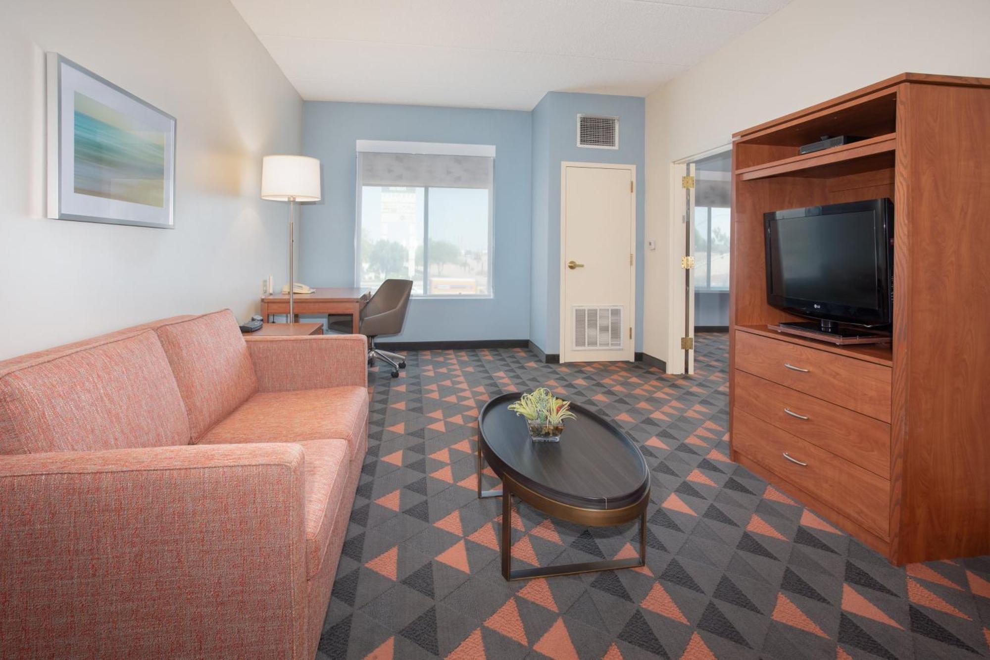 Holiday Inn & Suites Goodyear - West Phoenix Area By Ihg Exterior foto